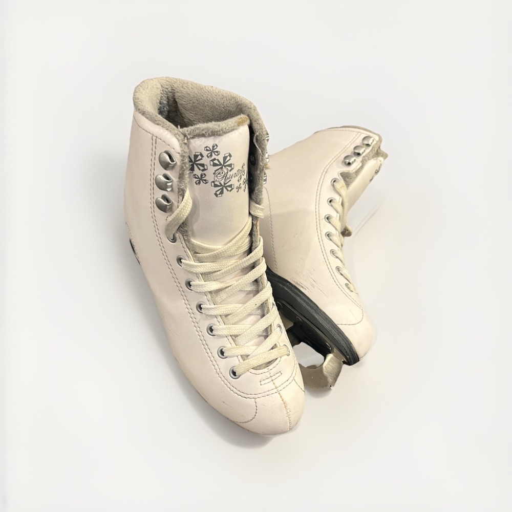 Bladerunner Aurora skate size 3 eu 34 cm 21.5 kids ice figure skates white women